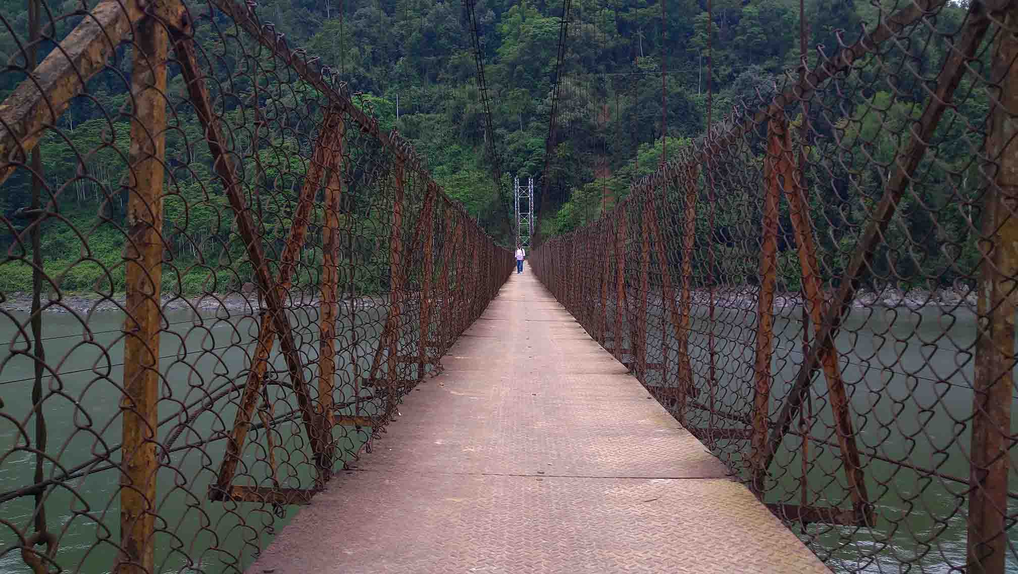 cable-bridge-over-yomgo.jpg
